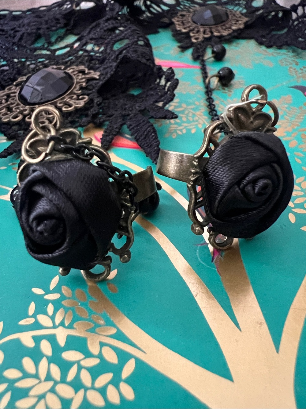 Black Victorian Lace Choker and Bracelet Set🧙🏼♀️ - Picture 10 of 10